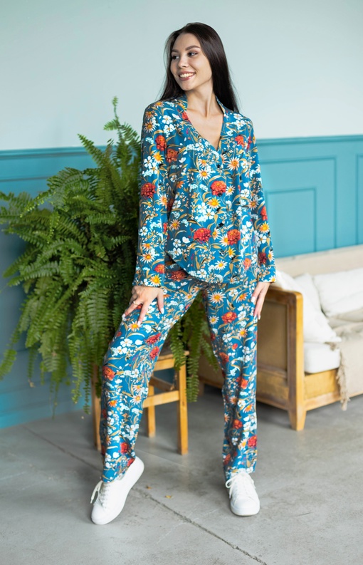 Костюм в пижамном стиле