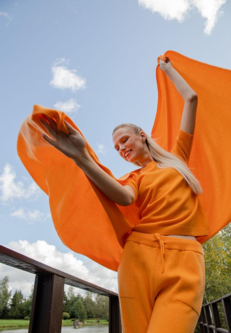 Палантин из кашемира "Сочный Абрикос"