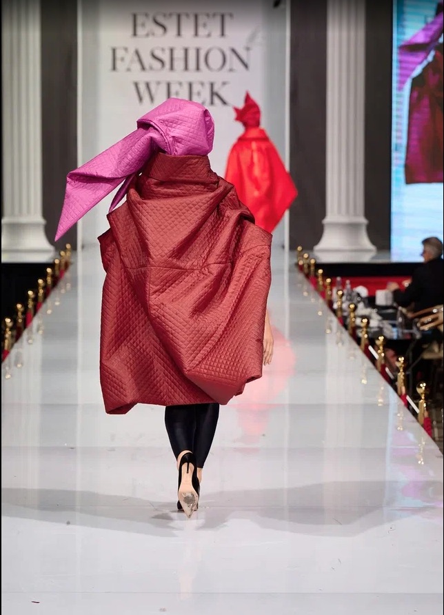 Пальто-накидка бордовая