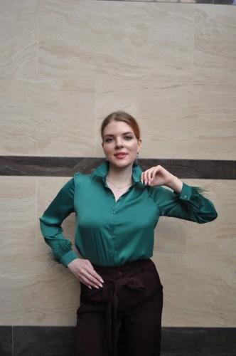 Блузка из ацетатного шелка с перьями