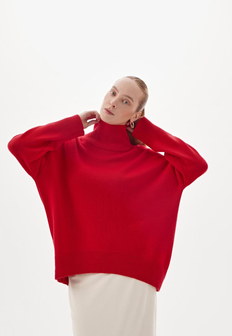 Свитер из кашемира с высоким воротом "Алая Роскошь"