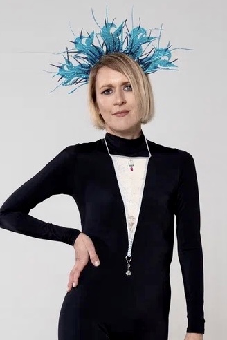 Бархатистый белый галстук