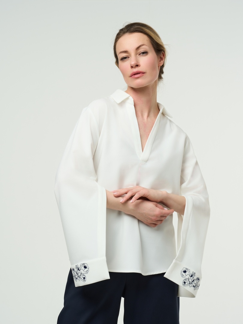 Блузка открытый рукав, цвет вышивки синий, размер 44