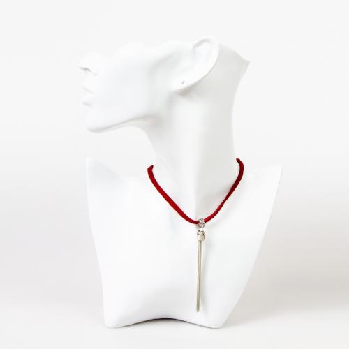 Чокер с металлической подвеской