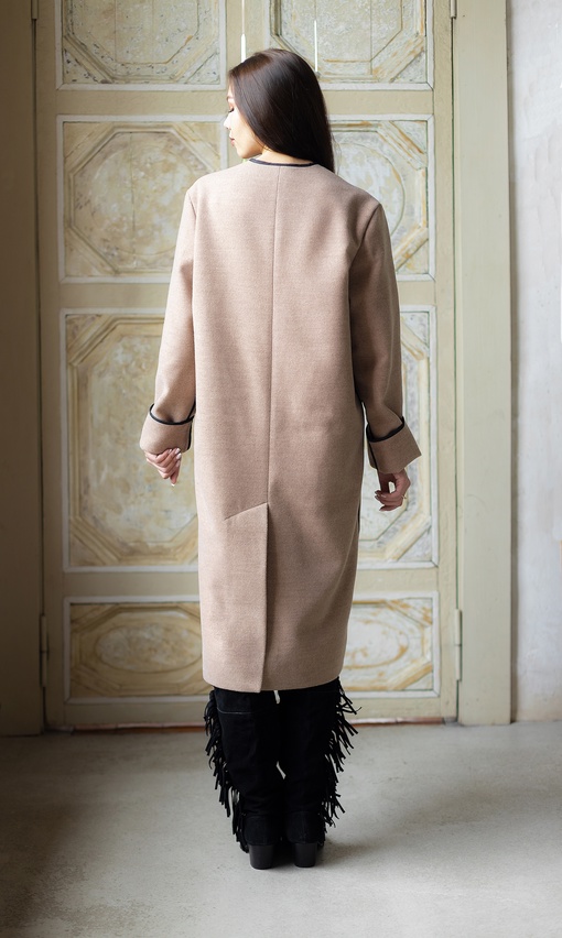 Авторское пальто демисезонное