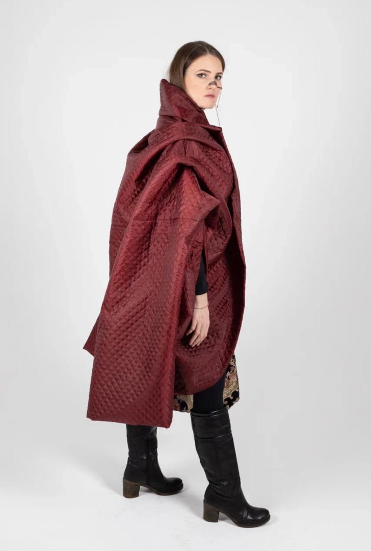 Пальто-накидка бордовая
