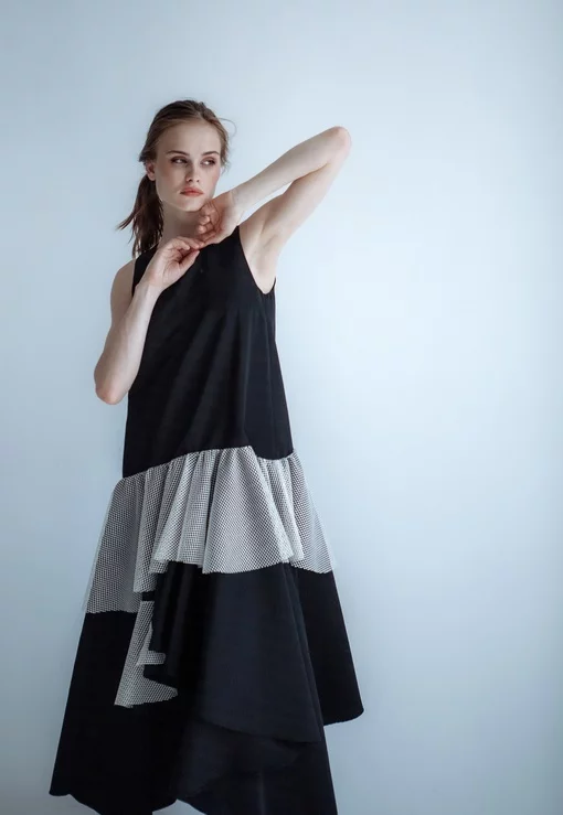 Черное платье волан-сетка