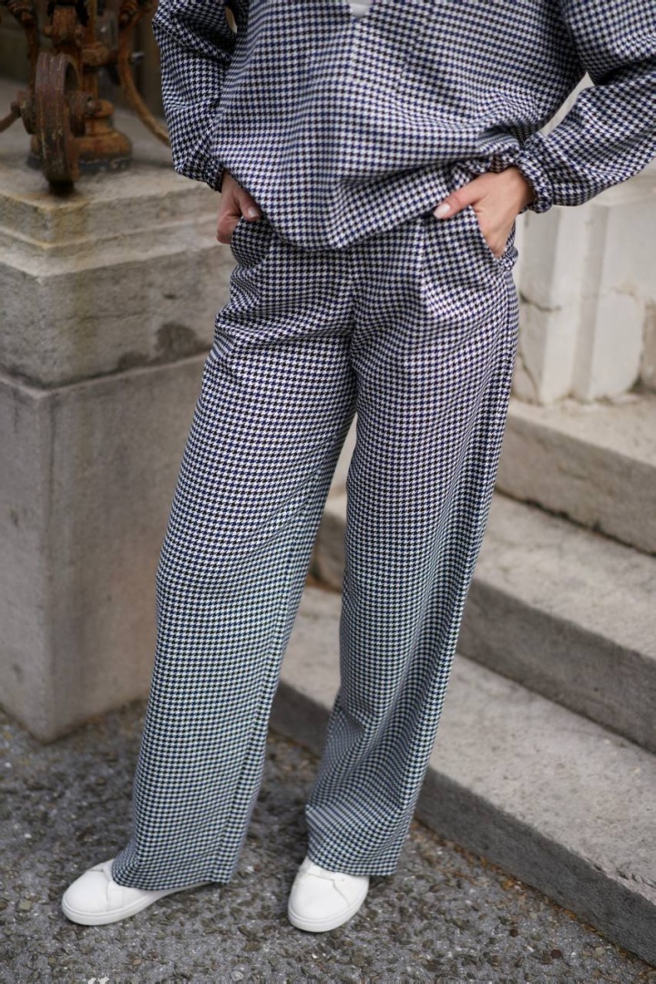 Костюмный дуэт из мягкой ткани