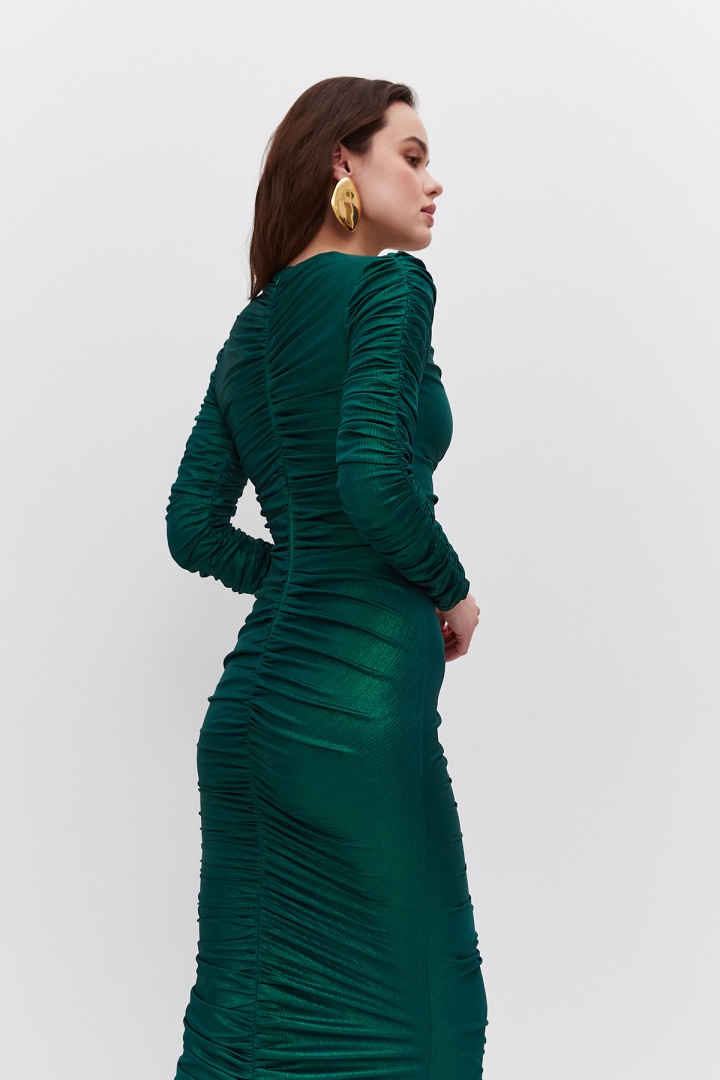 Платье миди с вертикальной драпировкой "Изумруд"