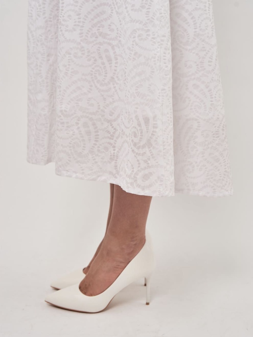 Платье из белого ажурного хлопка