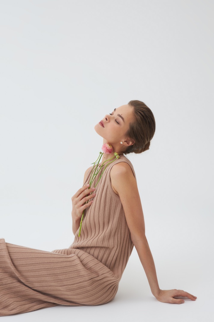 Платье из органического кашемира фактурное "Теплый Тауп"