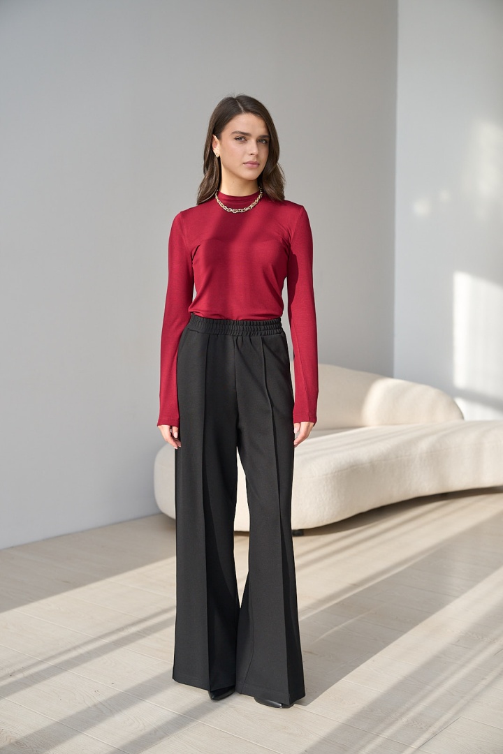 Бордовый лонгслив из вискозы