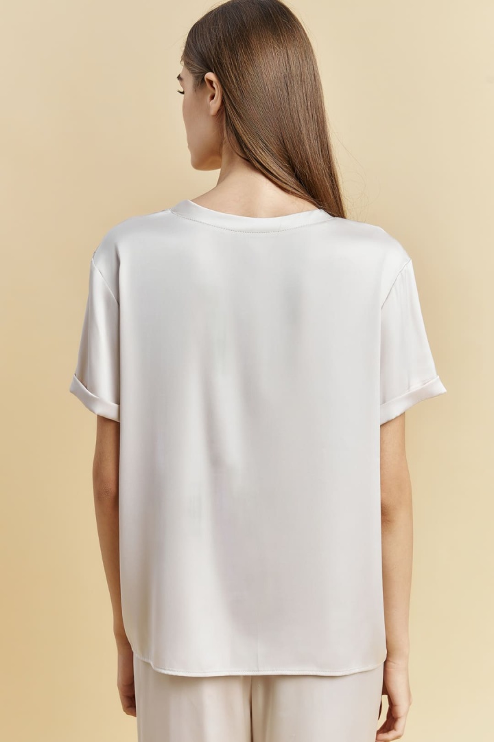 Футболка из натурального шелка