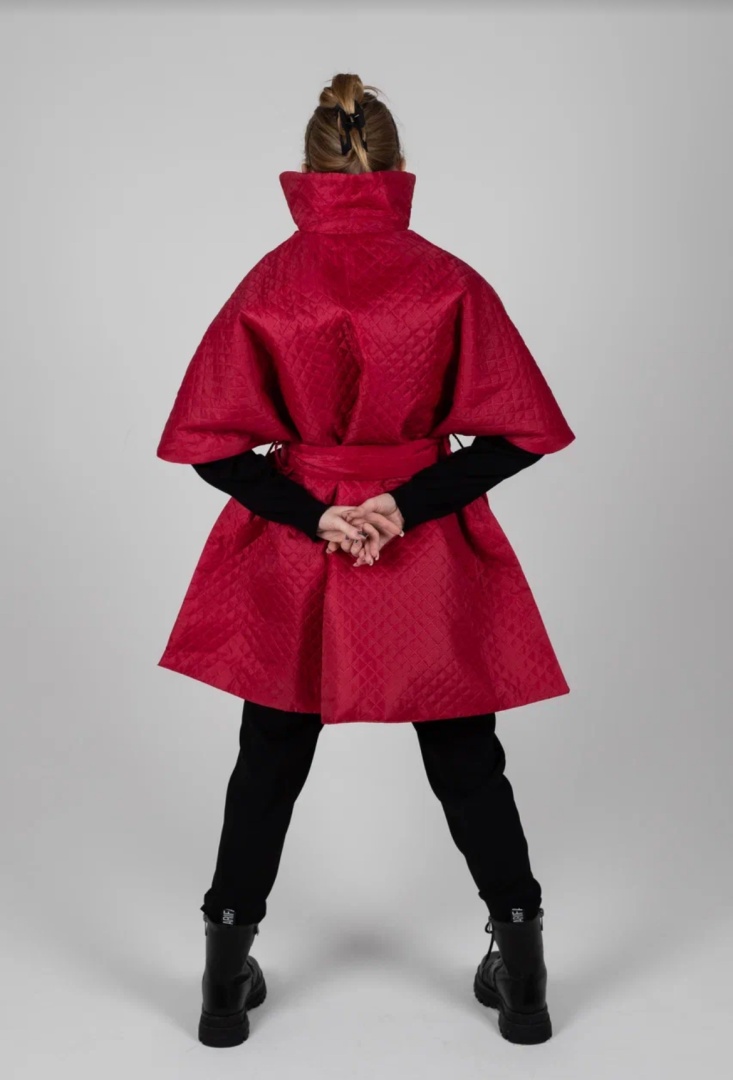 Накидка брусничного цвета