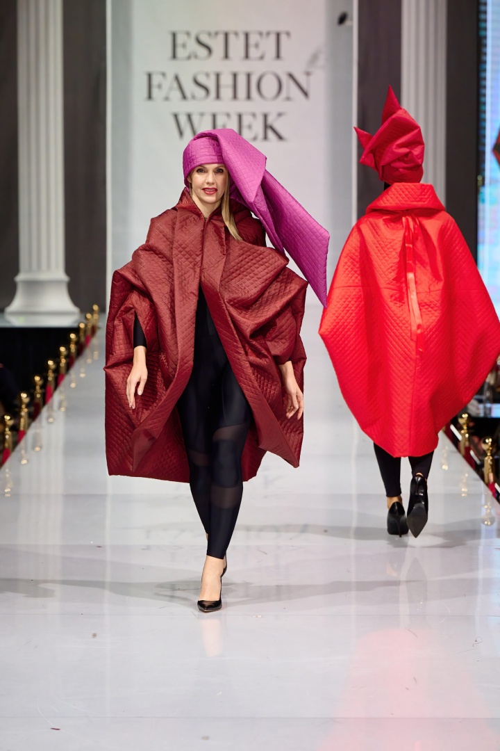 Пальто-накидка бордовая