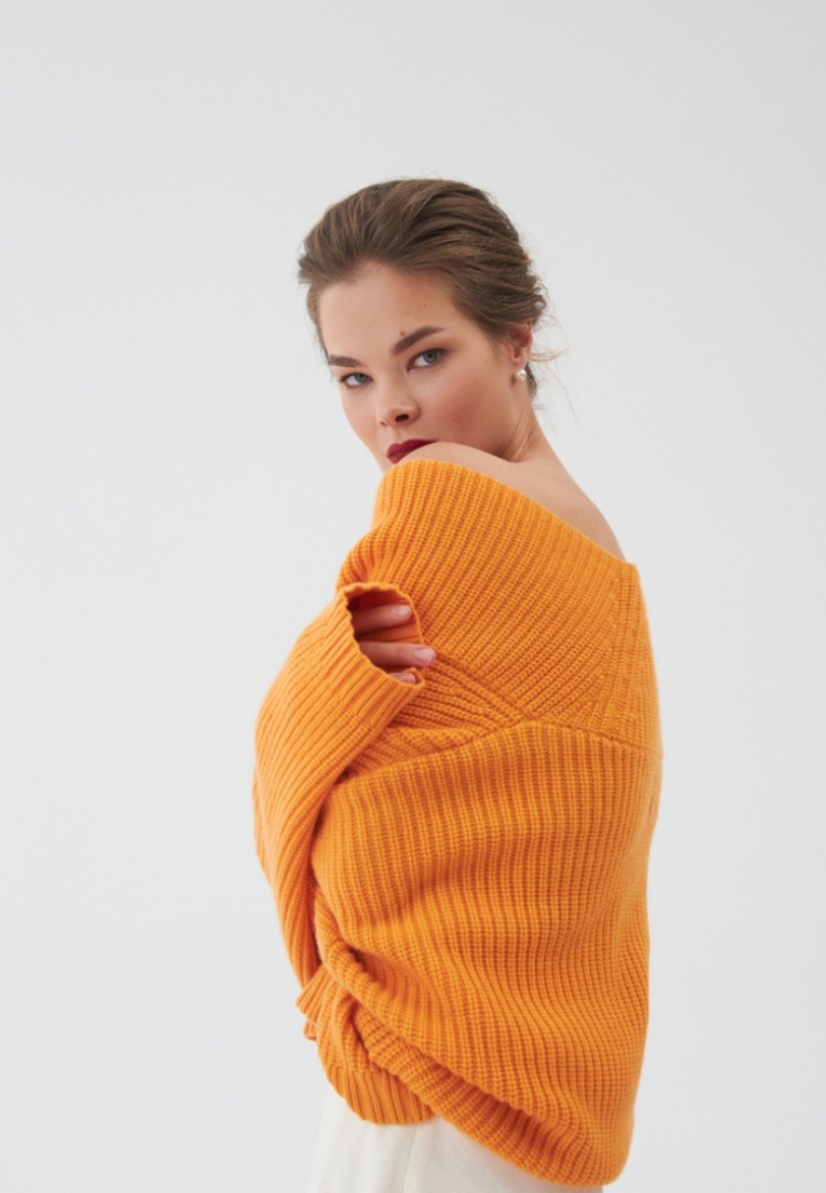 Джемпер из органического кашемира с глубоким вырезом "Сочный Абрикос"