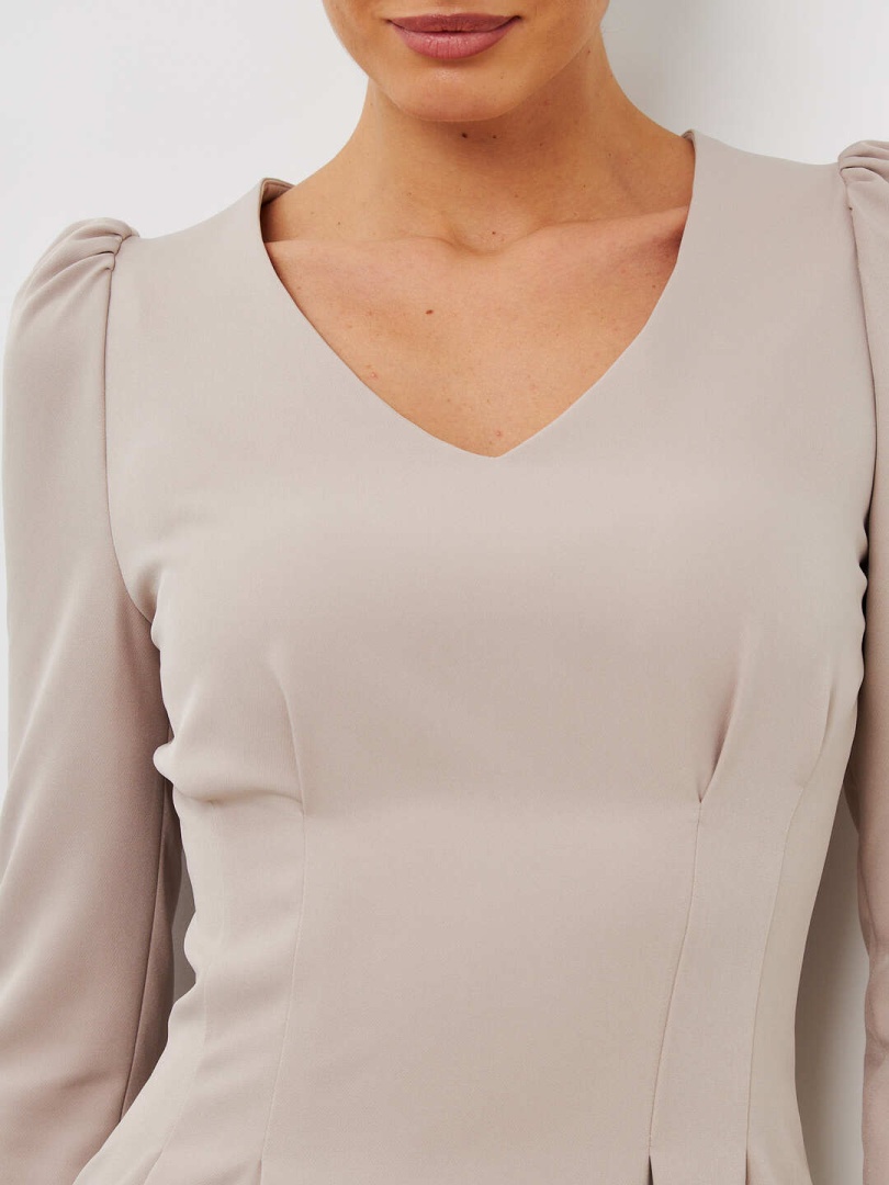 Платье-футляр