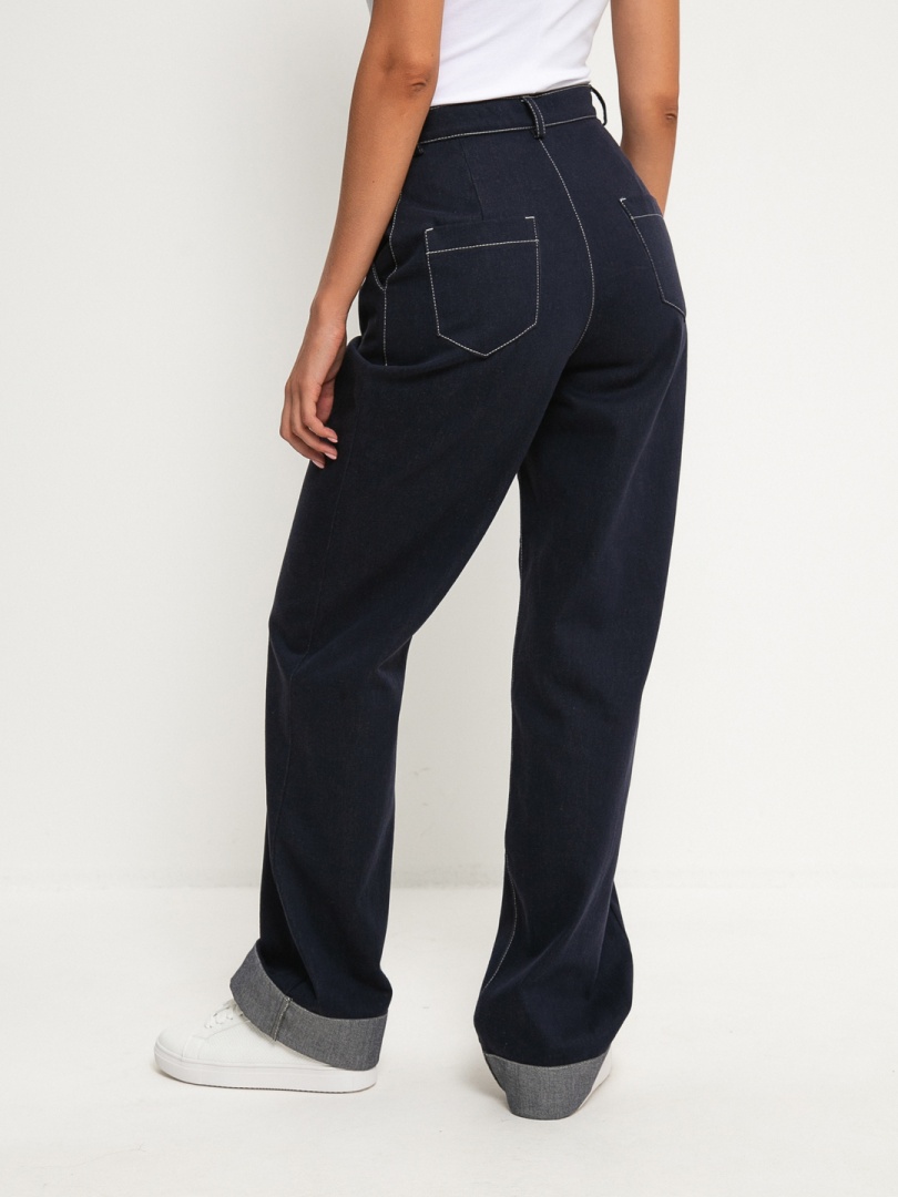 Джинсы прямого кроя