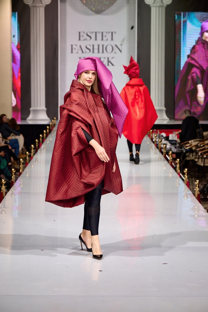 Пальто-накидка бордовая