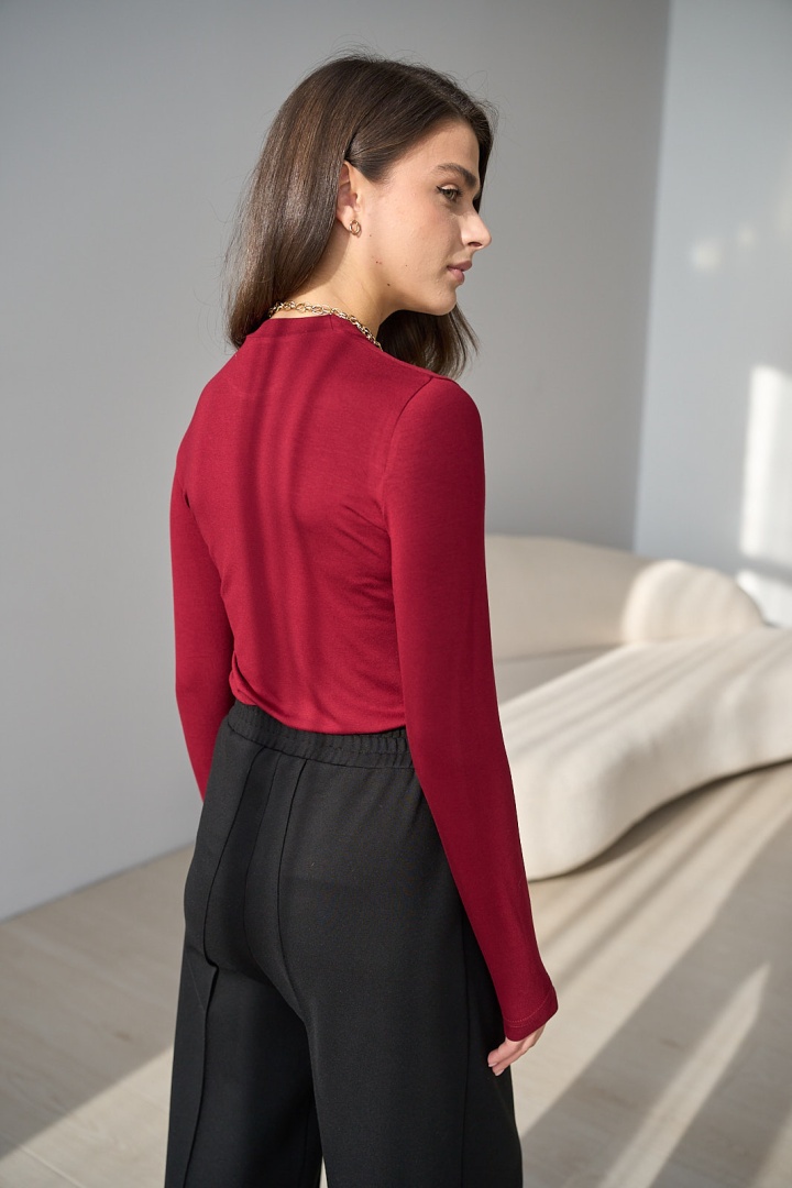 Бордовый лонгслив из вискозы