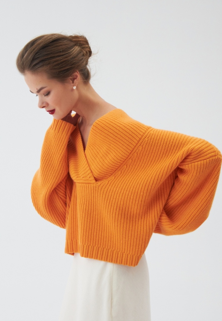 Джемпер из органического кашемира с глубоким вырезом "Сочный Абрикос"
