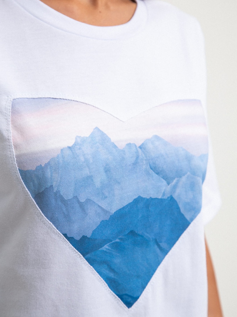 Футболка с принтом "Горы в сердце", Белый, XS
