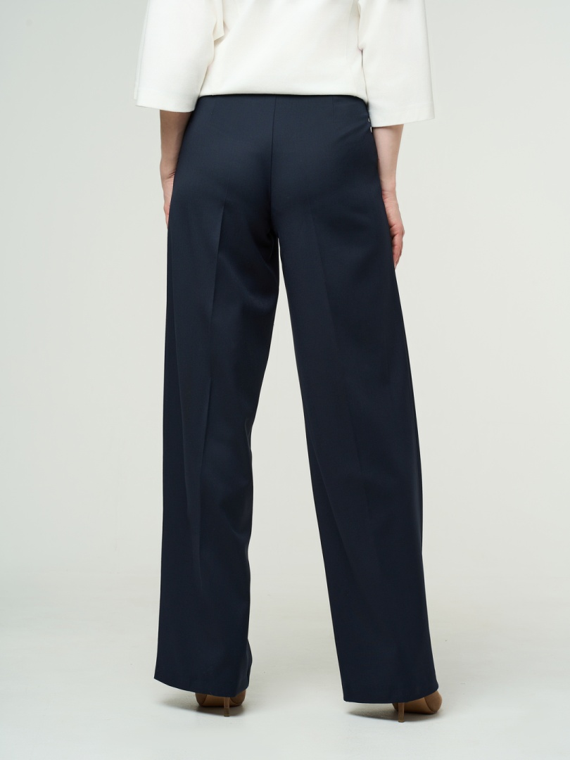 Брюки прямые с защипами