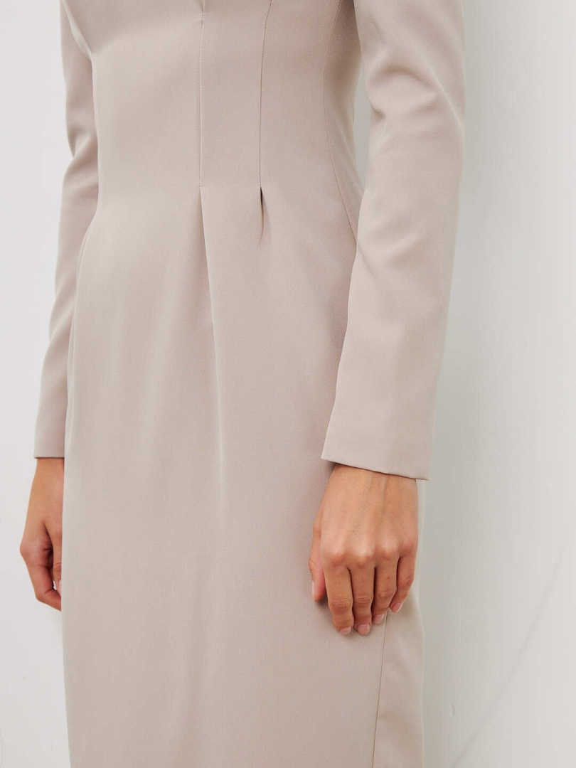 Платье-футляр