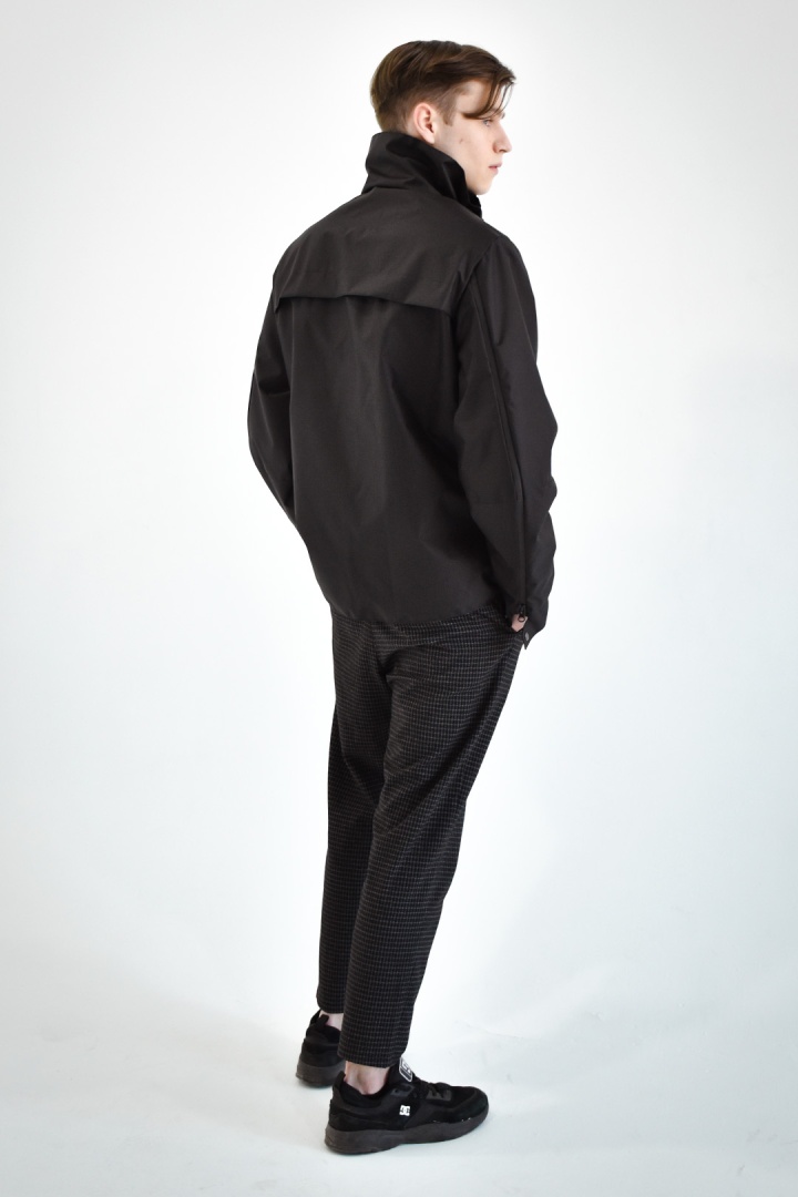 Куртка короткая стеганая с воротником-стойкой