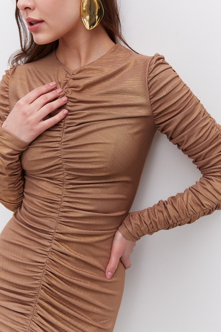 Платье миди с вертикальной драпировкой "Кэмел"
