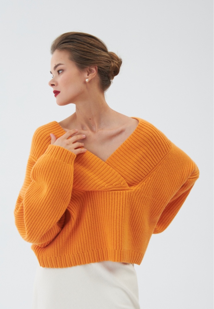 Джемпер из органического кашемира с глубоким вырезом "Сочный Абрикос"