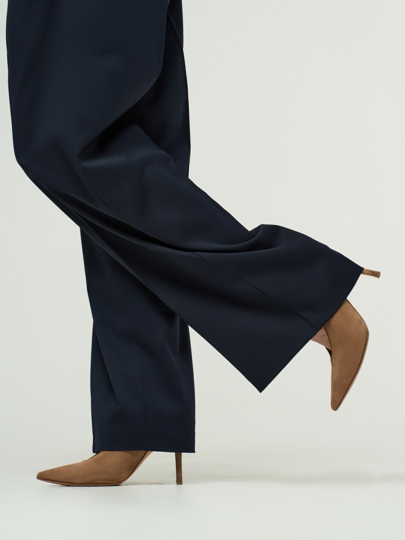 Брюки прямые с защипами